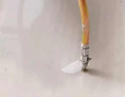 耒阳瓷砖空鼓维修公司专业解答在瓷砖铺贴过程中，如果使用的砂料过粗（如全部使用了粗砂），可能会导致以下问题
